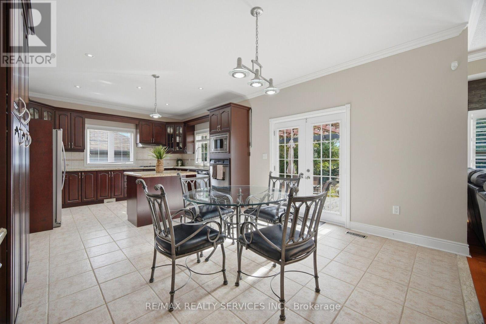 8910 Creditview Road, Brampton, Ontario L6Y 0G4 - Photo 13 - W13833646