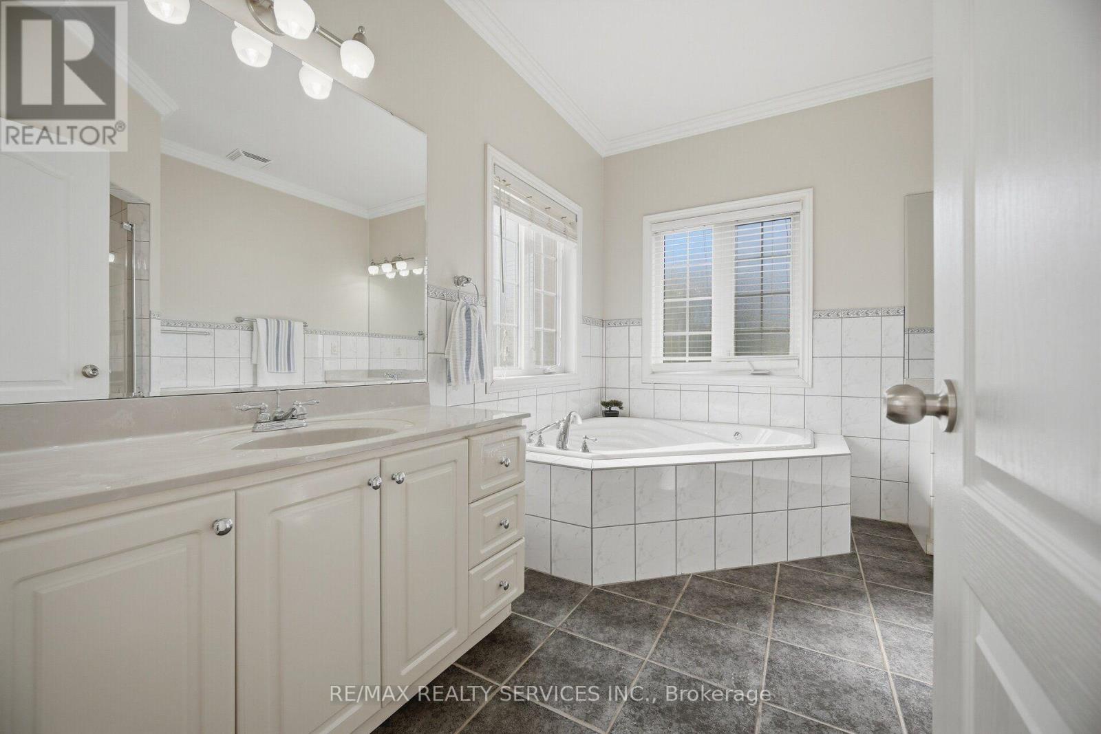 8910 Creditview Road, Brampton, Ontario L6Y 0G4 - Photo 22 - W13833646