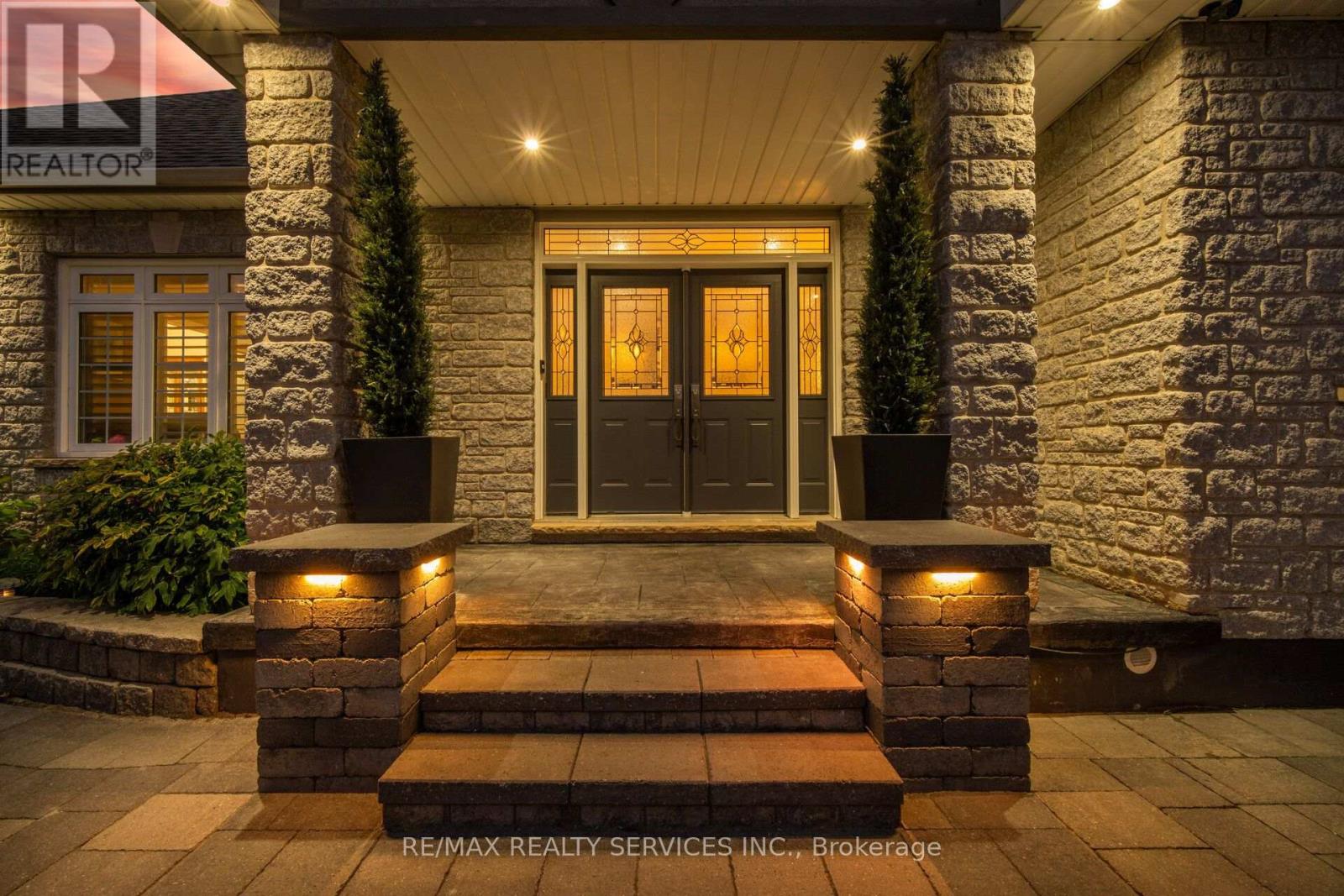 8910 Creditview Road, Brampton, Ontario L6Y 0G4 - Photo 3 - W13833646