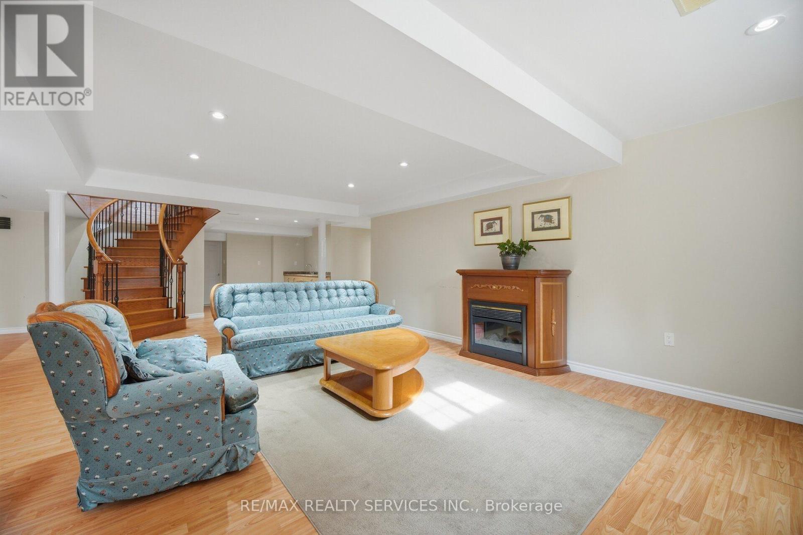 8910 Creditview Road, Brampton, Ontario L6Y 0G4 - Photo 35 - W13833646