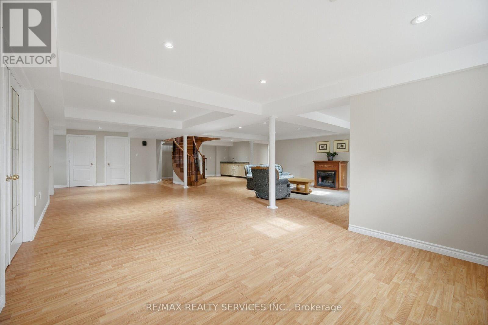 8910 Creditview Road, Brampton, Ontario L6Y 0G4 - Photo 36 - W13833646