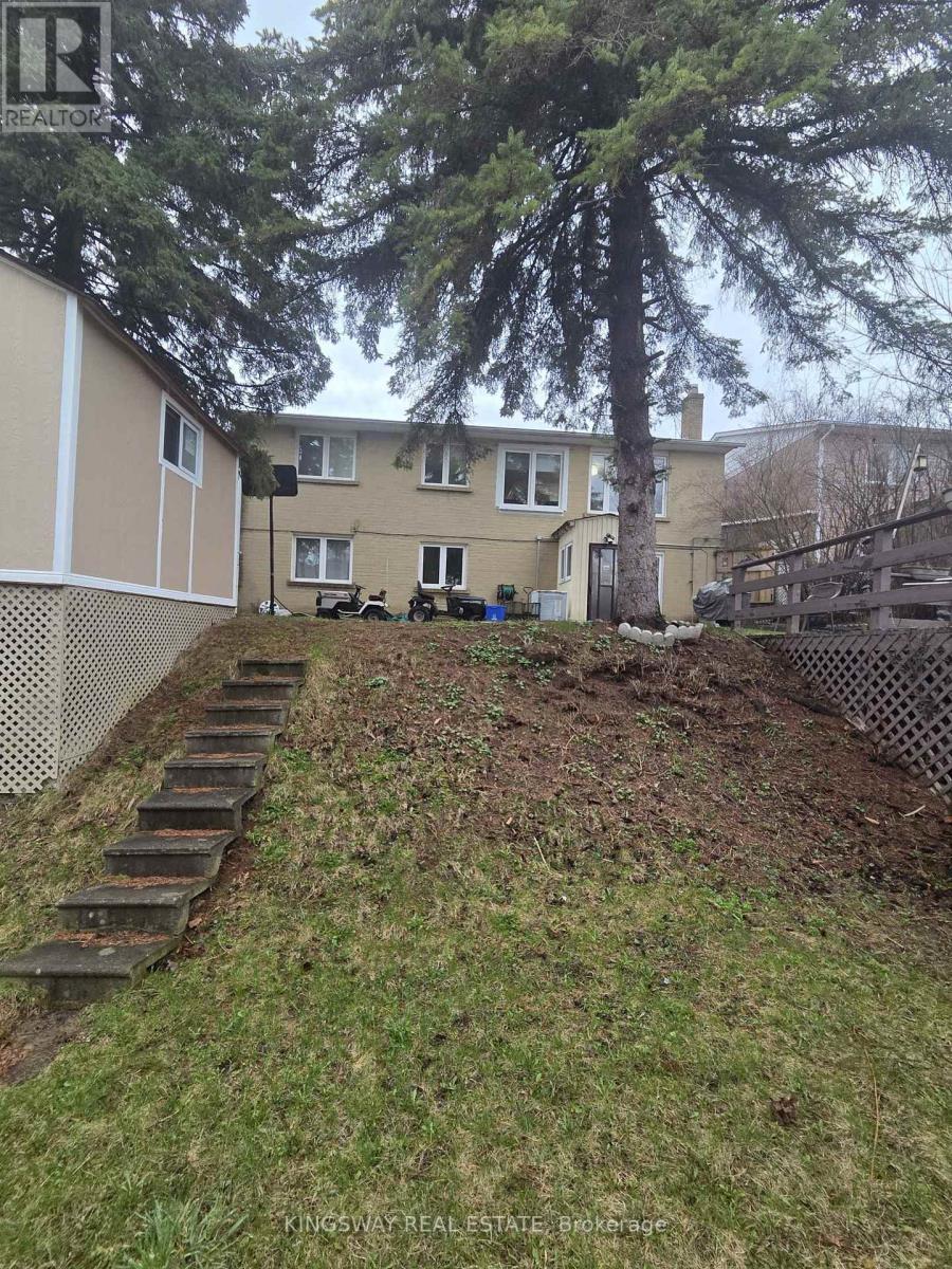 405 Dixon Boulevard, Newmarket, Ontario  L3Y 5C5 - Photo 3 - N13606788