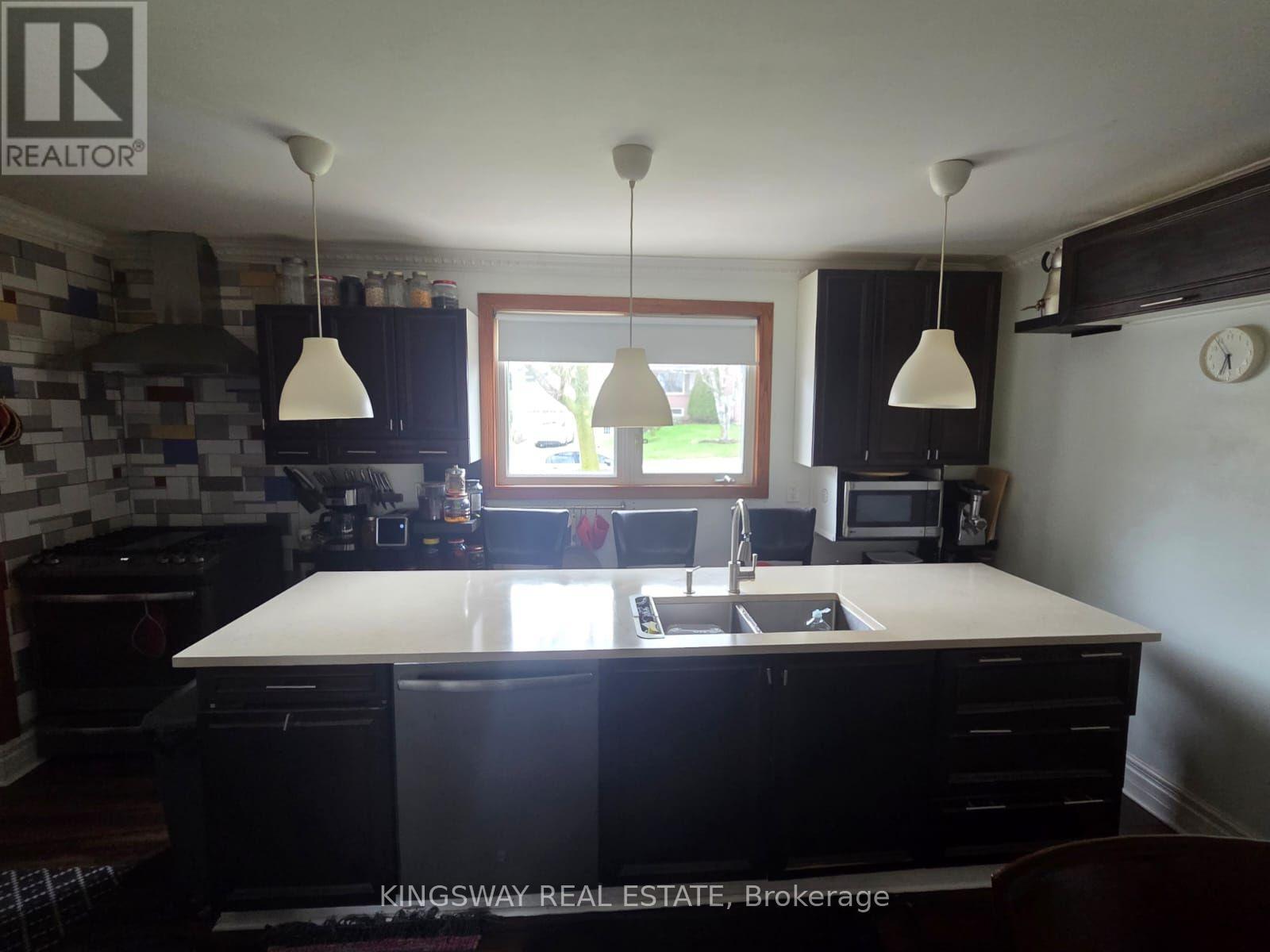405 Dixon Boulevard, Newmarket, Ontario  L3Y 5C5 - Photo 4 - N13606788