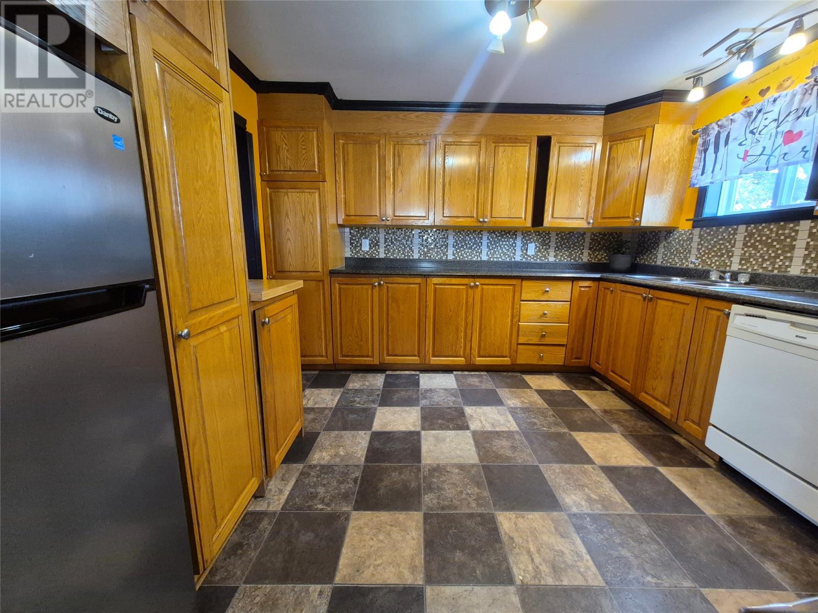 75 King Street, Grand Falls-Windsor, Newfoundland & Labrador A2B 1H2 - Photo 6 - 1303699
