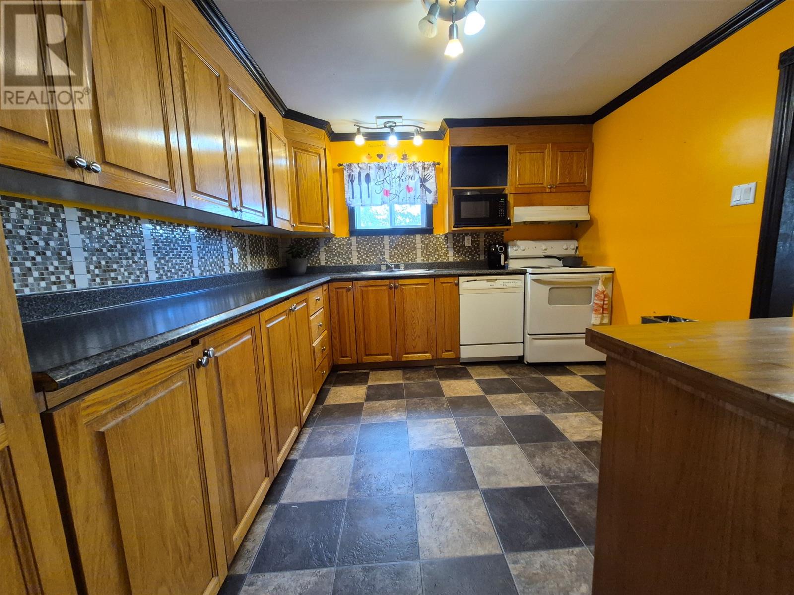 75 King Street, Grand Falls-Windsor, Newfoundland & Labrador A2B 1H2 - Photo 8 - 1303699