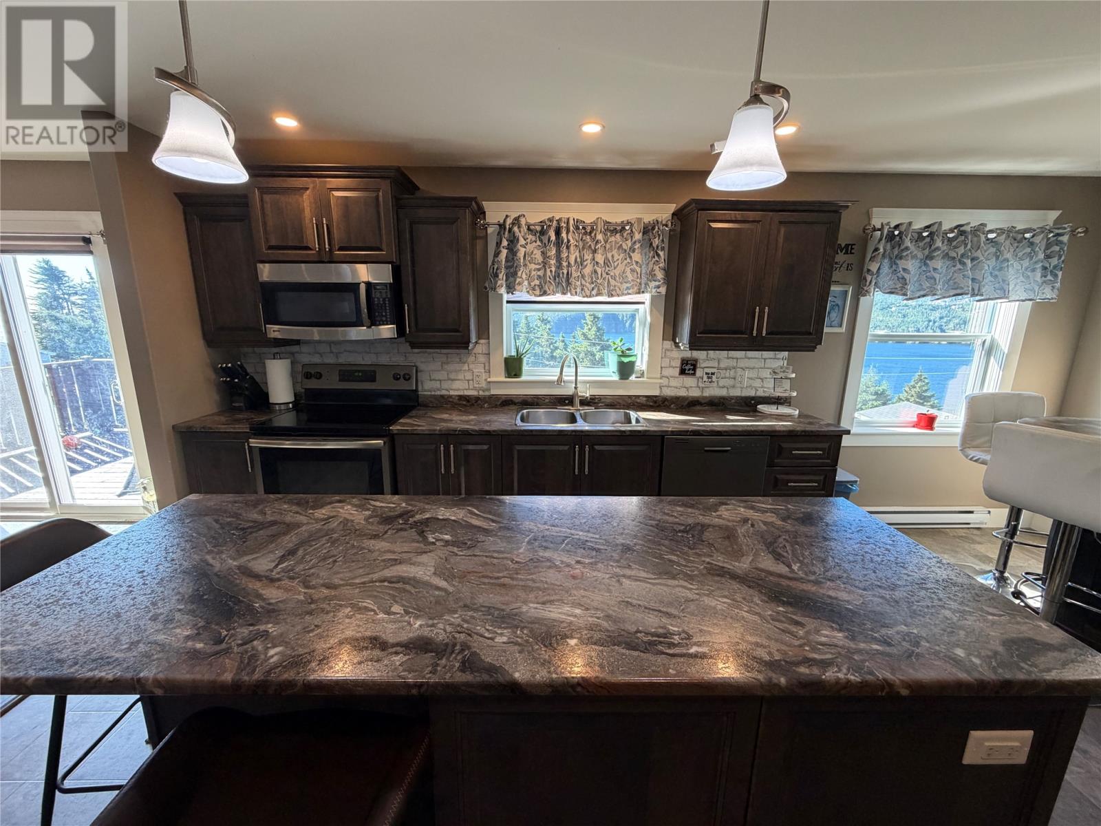 222 North Side Road, Calvert — photo 12