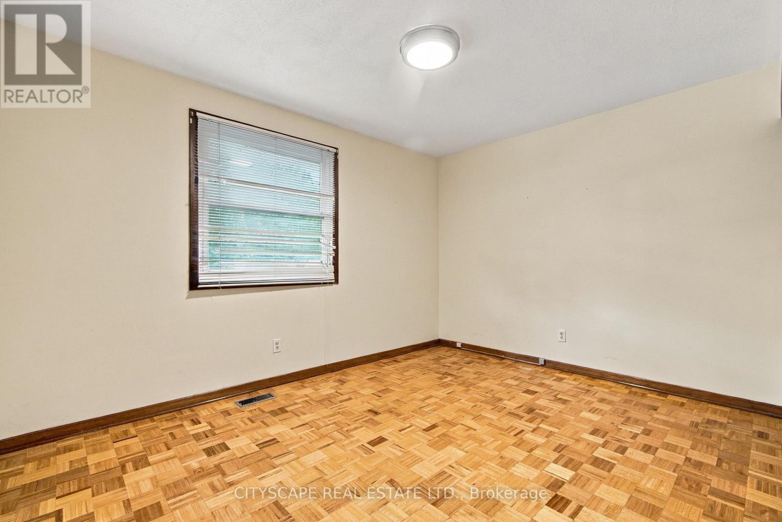 9966 Asgard Road, Windsor, Ontario N8R 1E2 - Photo 17 - X13833644