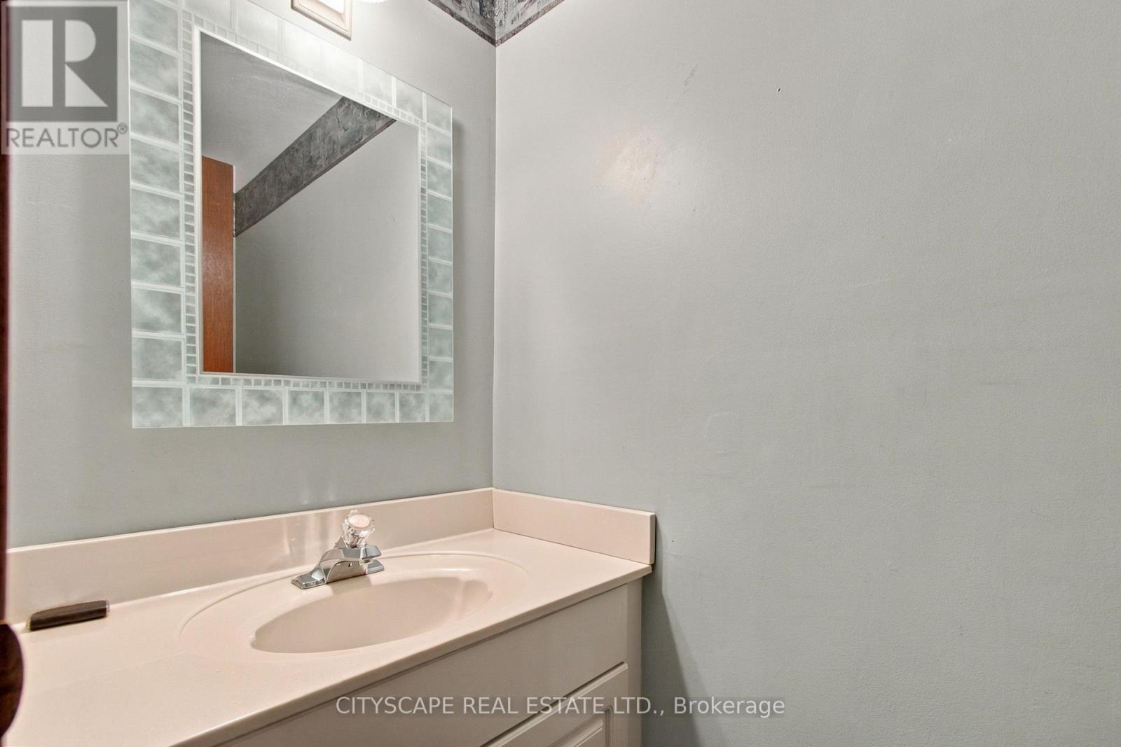 9966 Asgard Road, Windsor, Ontario N8R 1E2 - Photo 19 - X13833644