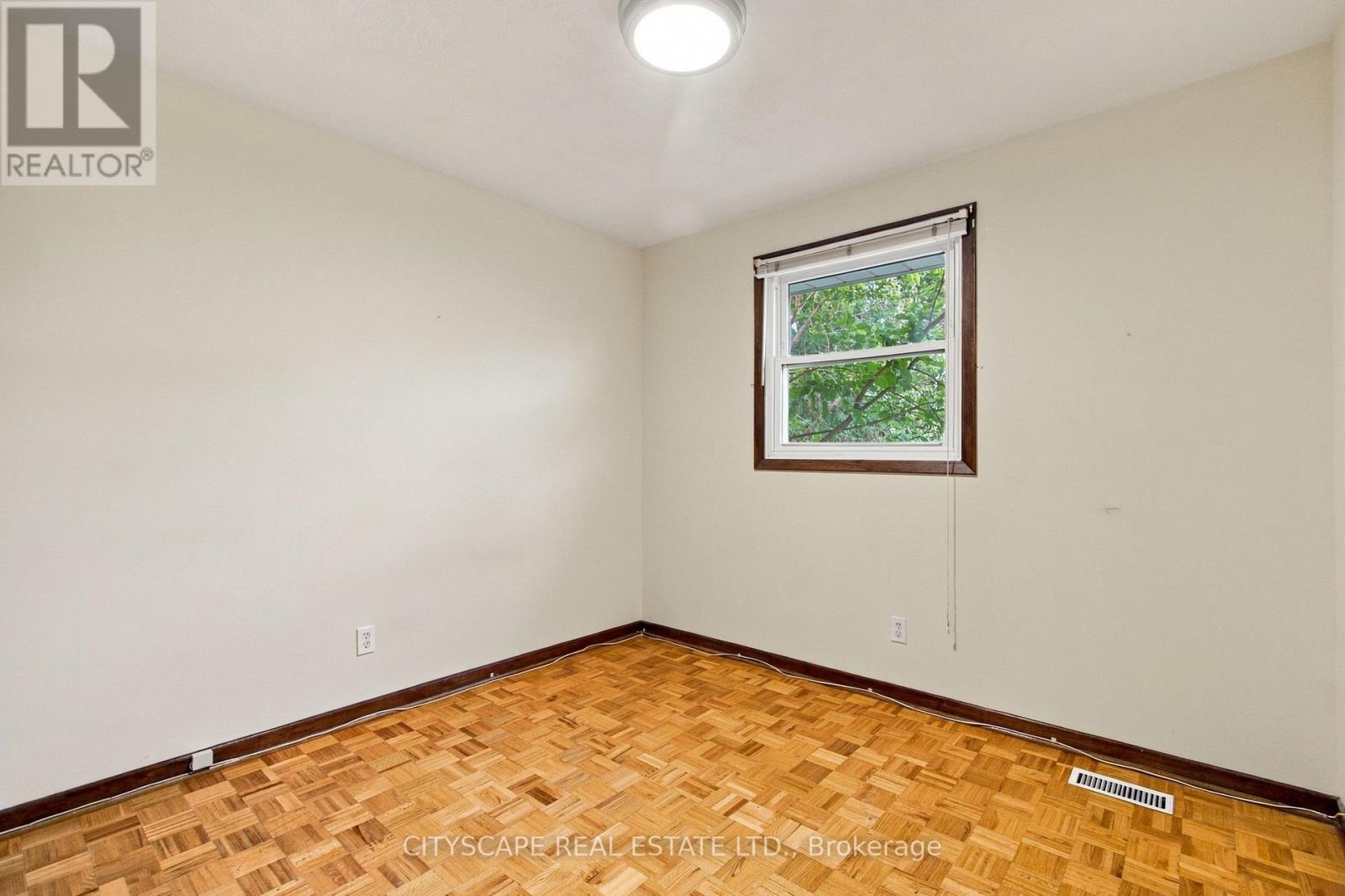 9966 Asgard Road, Windsor, Ontario N8R 1E2 - Photo 20 - X13833644