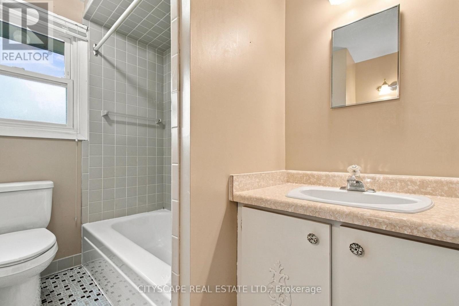 9966 Asgard Road, Windsor, Ontario N8R 1E2 - Photo 23 - X13833644