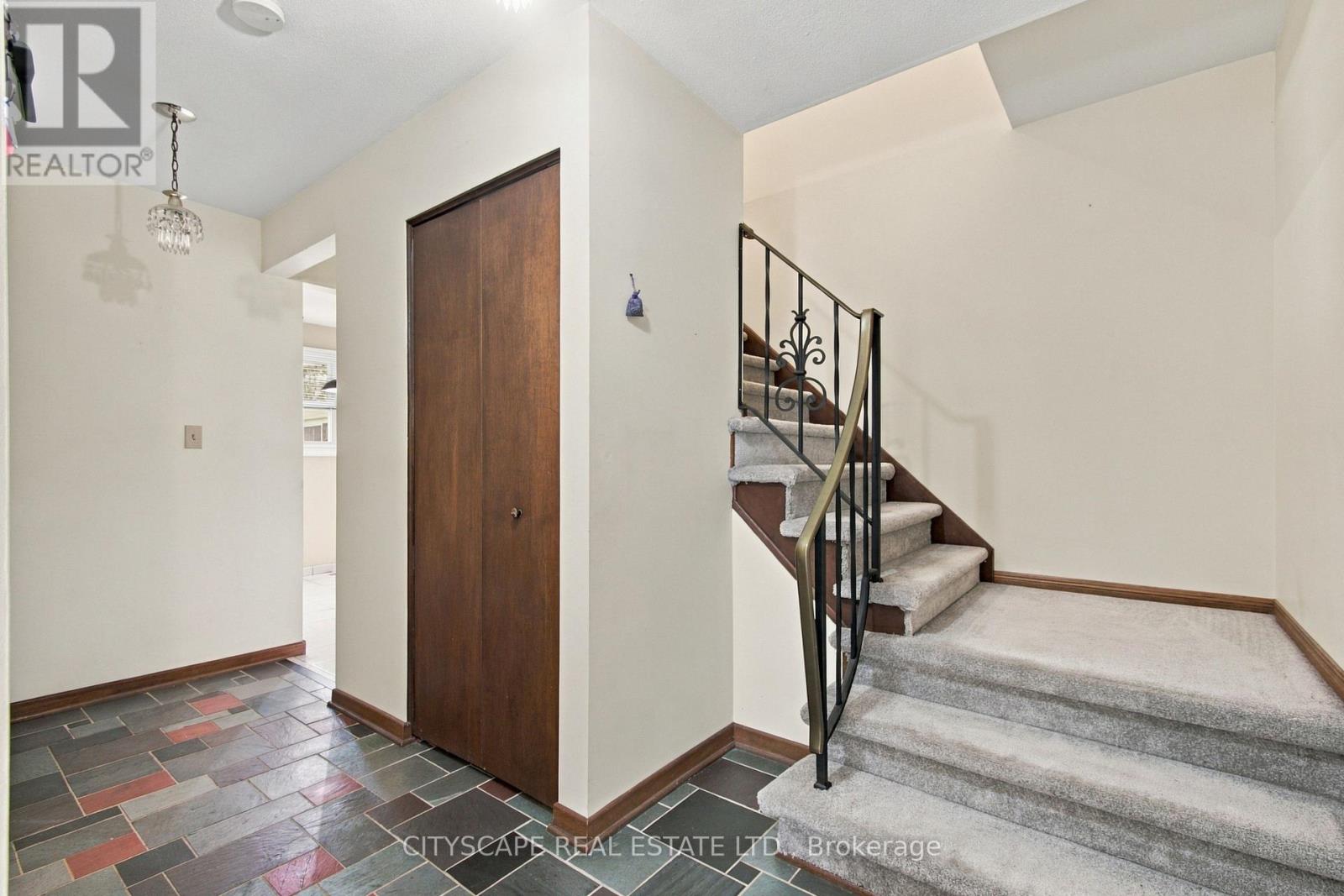 9966 Asgard Road, Windsor, Ontario N8R 1E2 - Photo 5 - X13833644