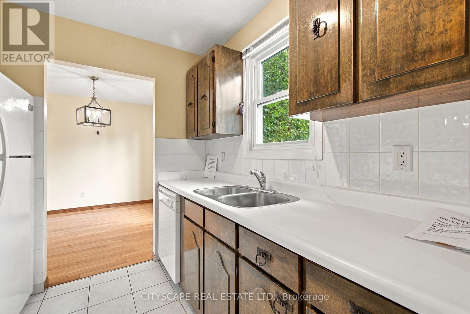 9966 Asgard Road, Windsor, Ontario N8R 1E2 - Photo 9 - X13833644