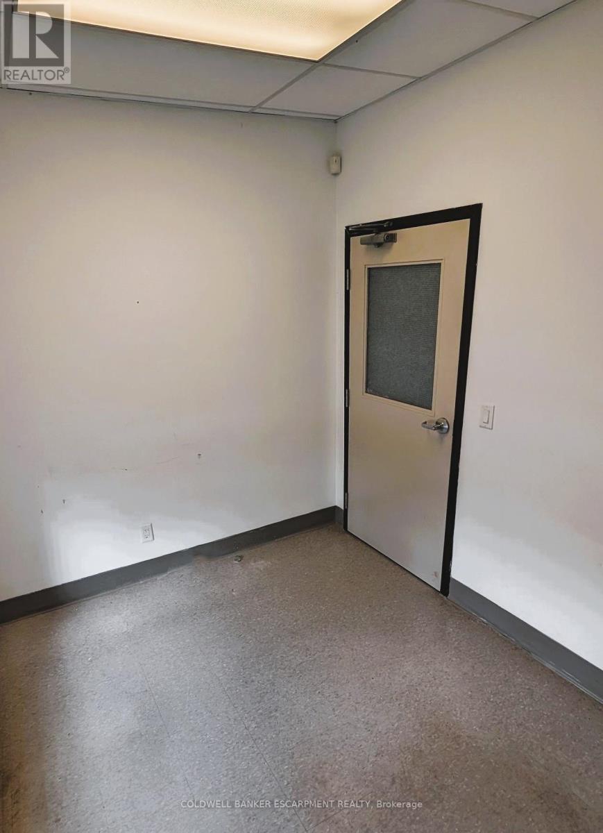 A/b - 10 Eastern Avenue, Halton Hills, Ontario  L7J 0A5 - Photo 10 - W12942816