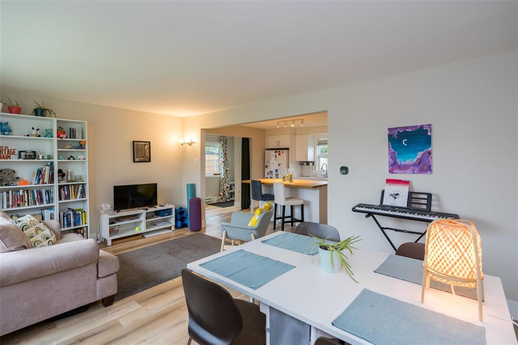 512 Country Club Boulevard, Winnipeg, Manitoba  R3K 1B4 - Photo 18 - 202623461