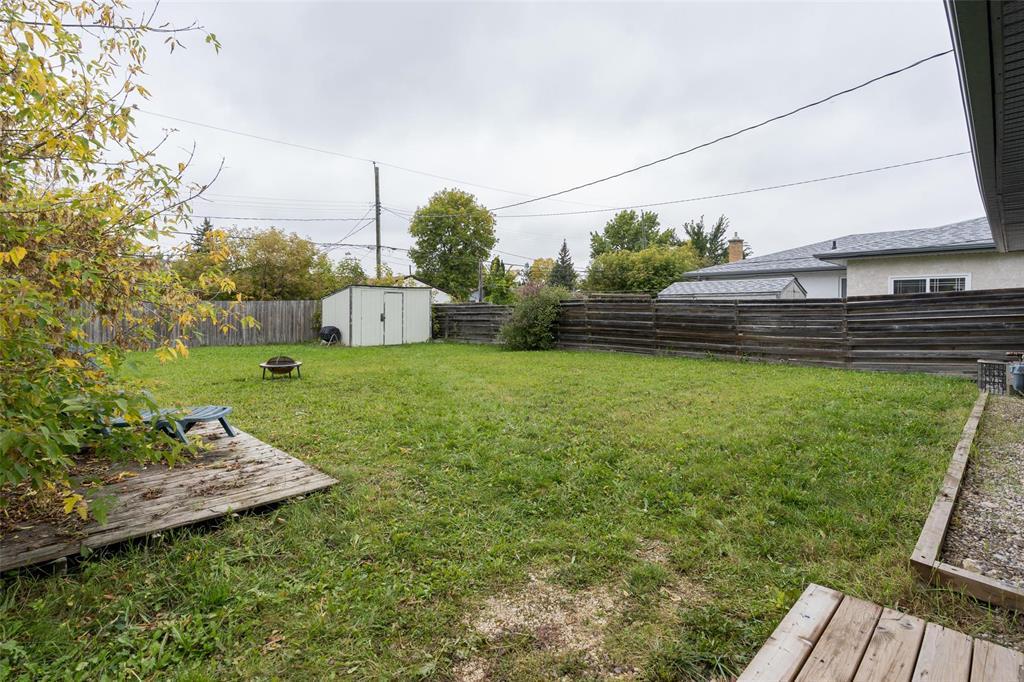 512 Country Club Boulevard, Winnipeg, Manitoba  R3K 1B4 - Photo 27 - 202623461