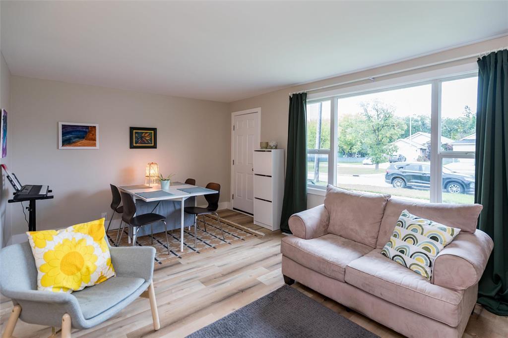 512 Country Club Boulevard, Winnipeg, Manitoba  R3K 1B4 - Photo 14 - 202623461