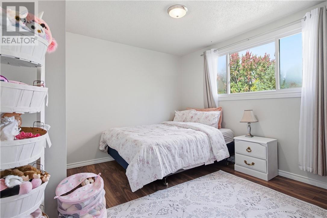 212 Riverside Drive W, Dowling, Ontario  P0M 1R0 - Photo 16 - 2130643
