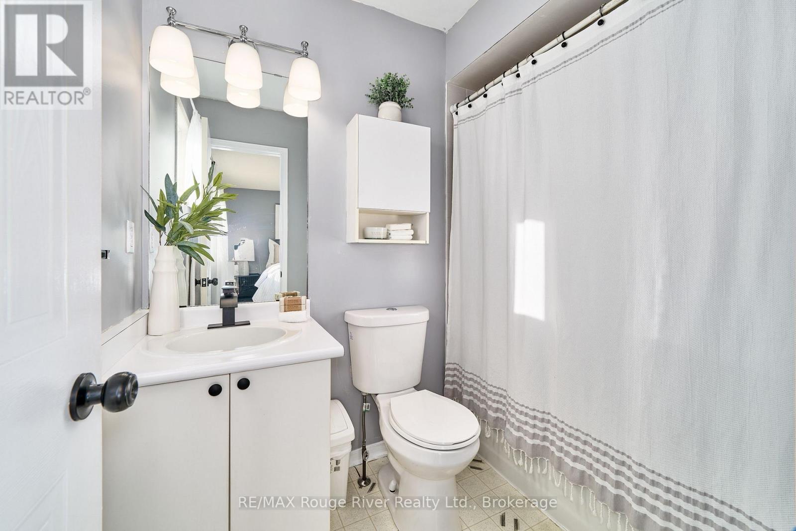 8 Landerville Lane, Clarington, Ontario  L1C 4W8 - Photo 21 - E13833746