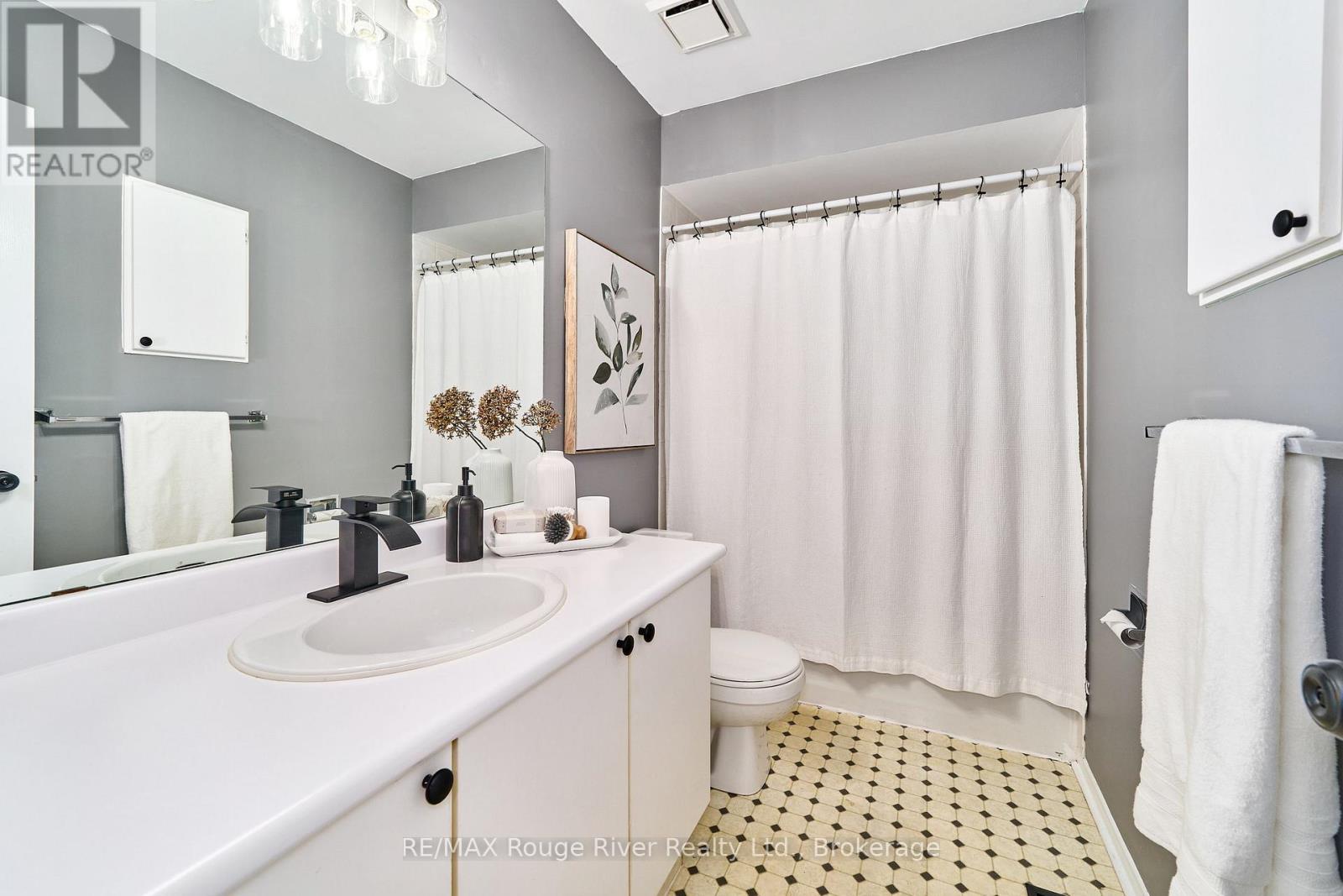 8 Landerville Lane, Clarington, Ontario  L1C 4W8 - Photo 27 - E13833746