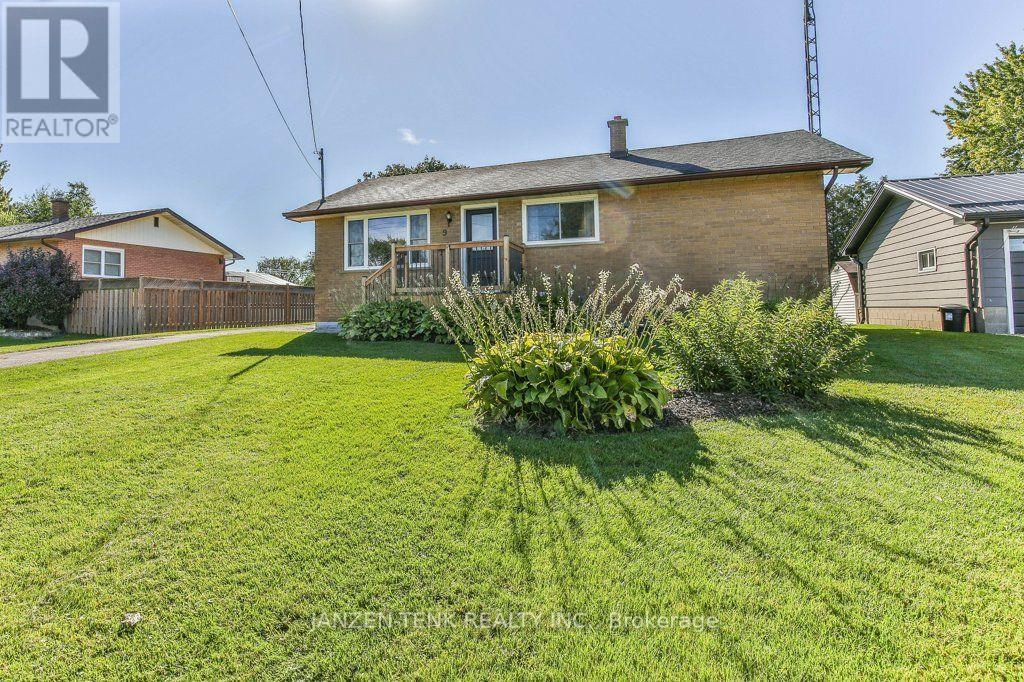 9 James Court, Norfolk, Ontario  N0J 1E0 - Photo 3 - X13833712