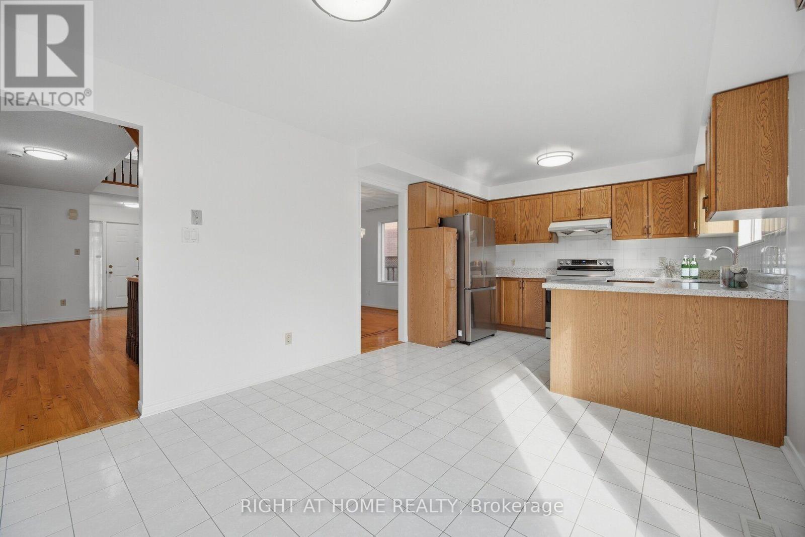 11 Lynda Mcneil Place, Markham, Ontario  L3S 3E4 - Photo 14 - N13833692