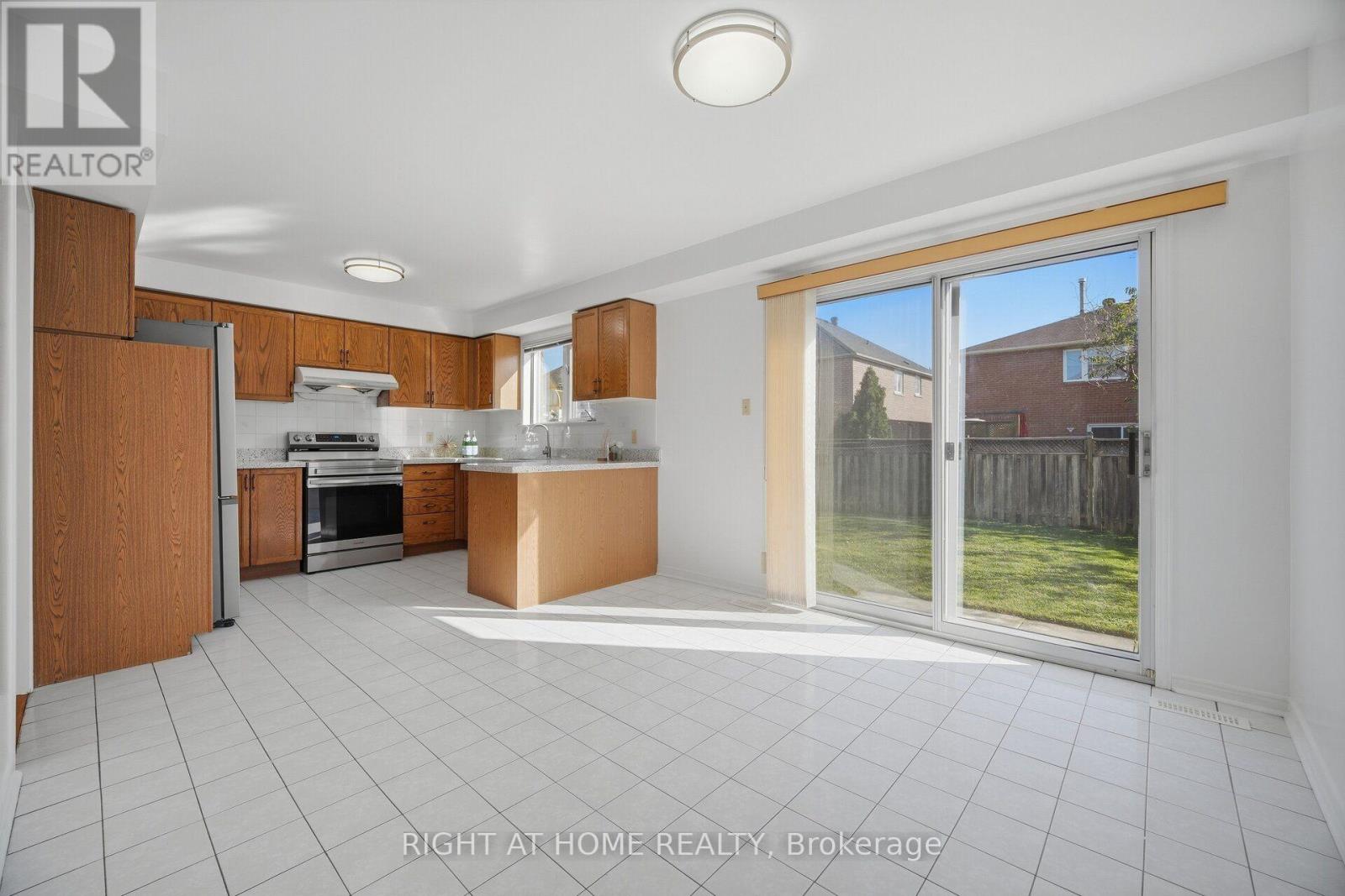 11 Lynda Mcneil Place, Markham, Ontario  L3S 3E4 - Photo 15 - N13833692