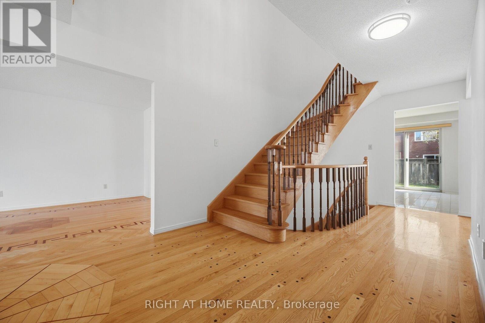 11 Lynda Mcneil Place, Markham, Ontario  L3S 3E4 - Photo 7 - N13833692