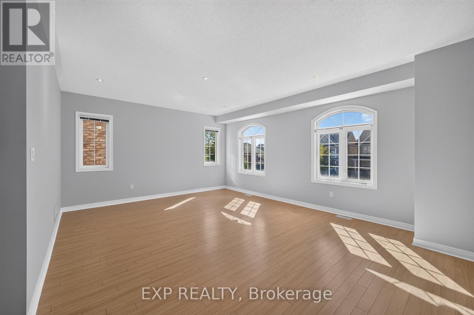 209 Woodspring Avenue, Newmarket, Ontario  L3X 3J4 - Photo 7 - N13833722