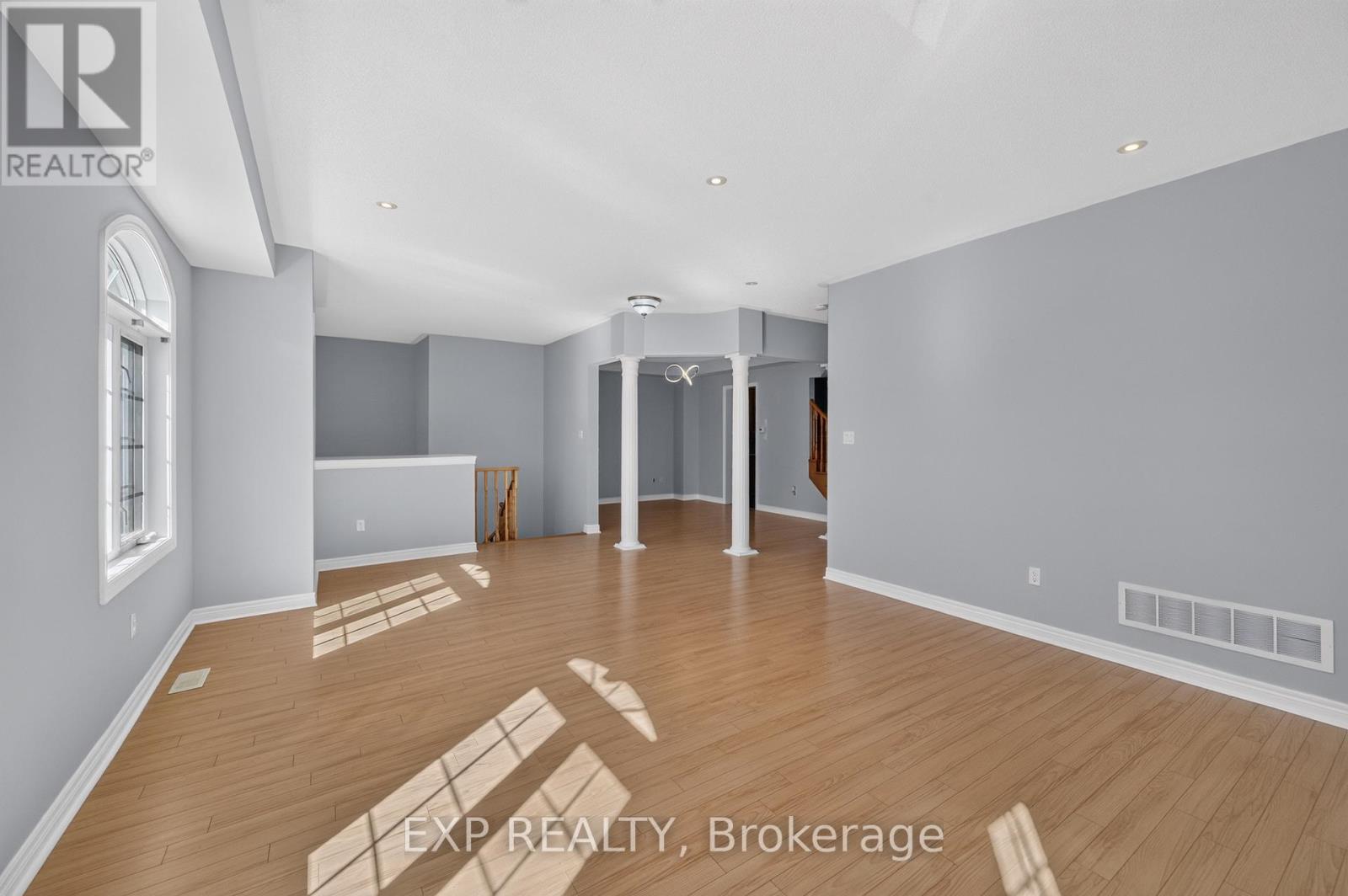 209 Woodspring Avenue, Newmarket, Ontario  L3X 3J4 - Photo 8 - N13833722