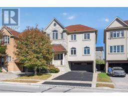 209 WOODSPRING AVENUE, Newmarket, Ontario