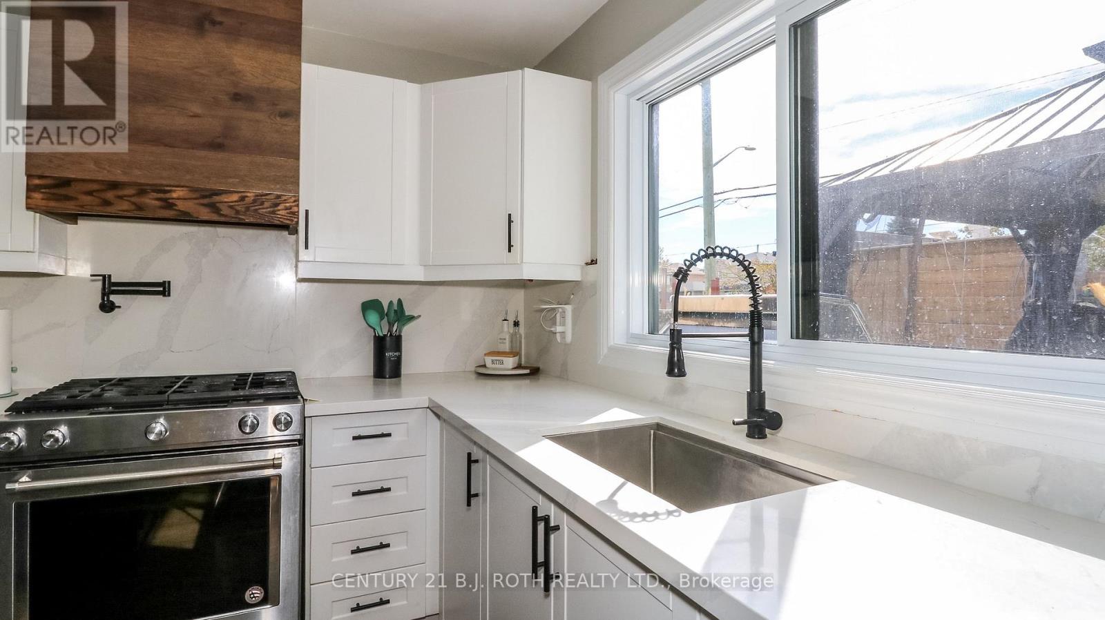 61 Barwick Drive W, Barrie (West Bayfield), Ontario  L4N 6Z5 - Photo 11 - S13833776
