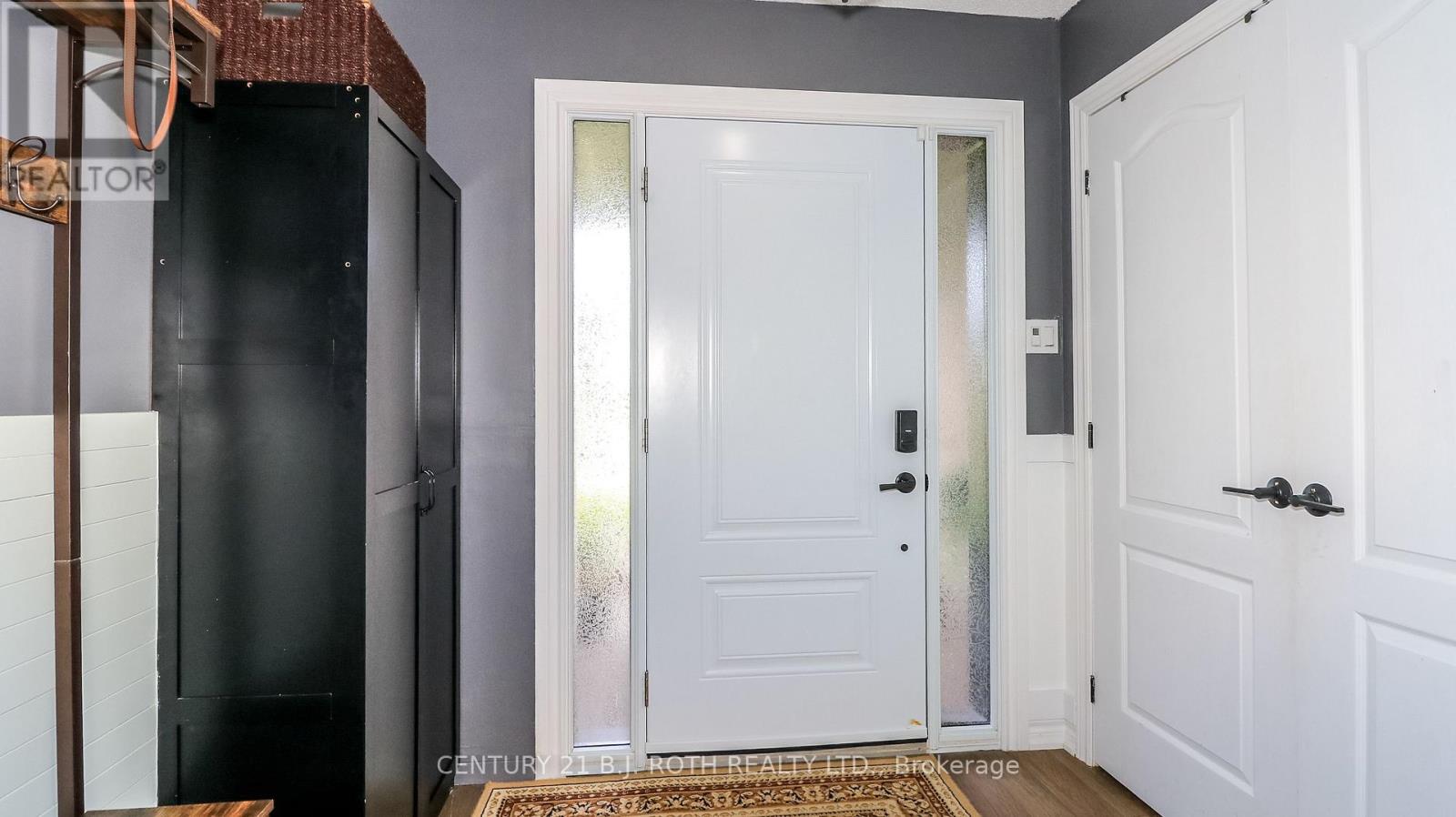 61 Barwick Drive W, Barrie (West Bayfield), Ontario  L4N 6Z5 - Photo 3 - S13833776