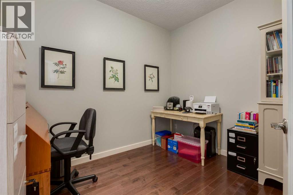 31 Sunrise Terrace, Cochrane, Alberta  T4C 0V3 - Photo 4 - A2348485