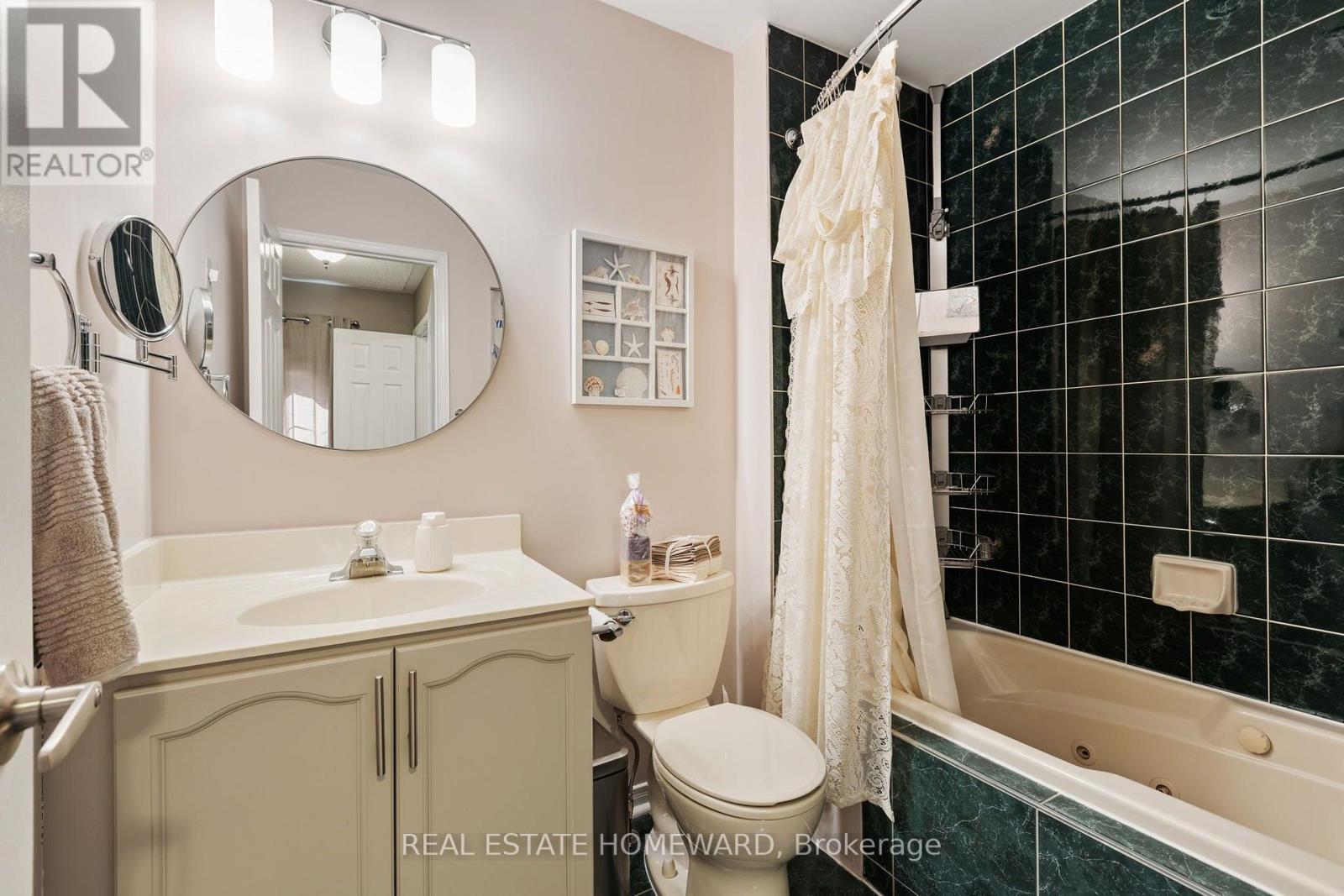 3332 Forrestdale Circle, Mississauga, Ontario  L5N 6X5 - Photo 21 - W13833694