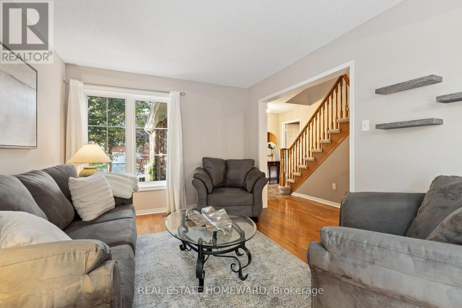 3332 Forrestdale Circle, Mississauga, Ontario  L5N 6X5 - Photo 4 - W13833694