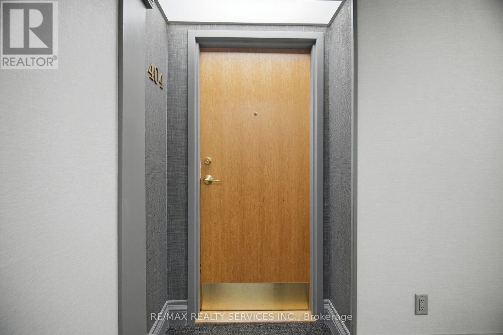 404 - 330 Mill Street S, Brampton, Ontario L6Y 3V3 - Photo 4 - W13833702