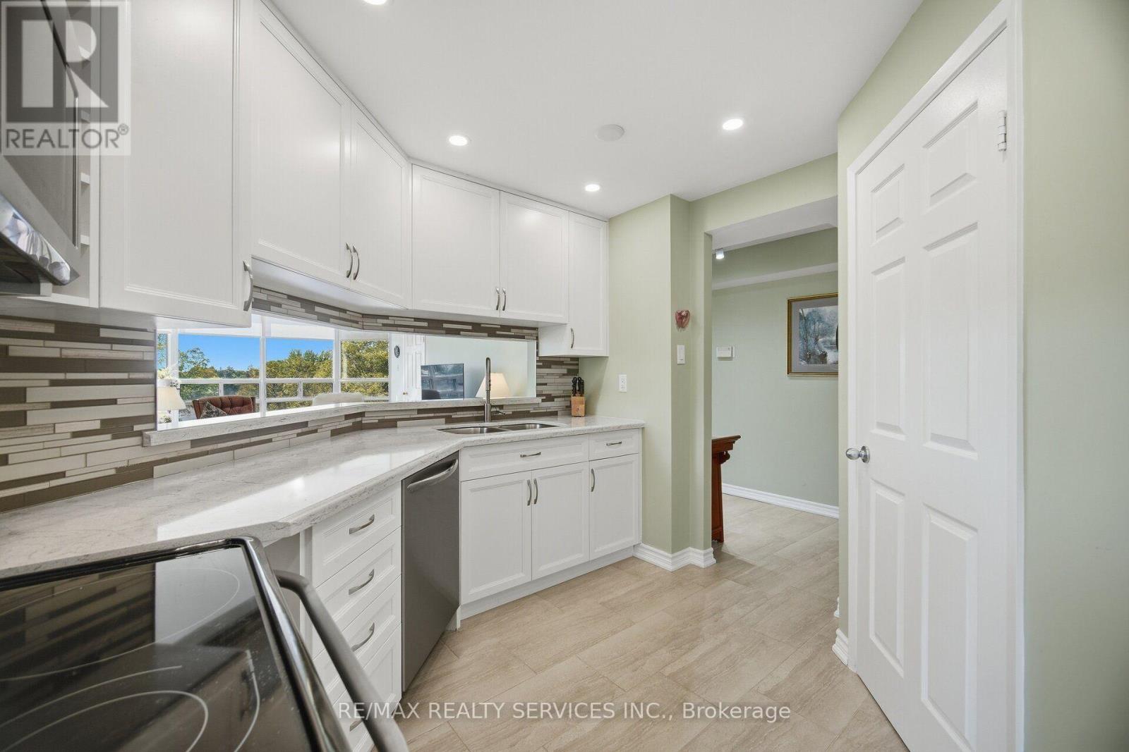 404 - 330 Mill Street S, Brampton, Ontario L6Y 3V3 - Photo 6 - W13833702