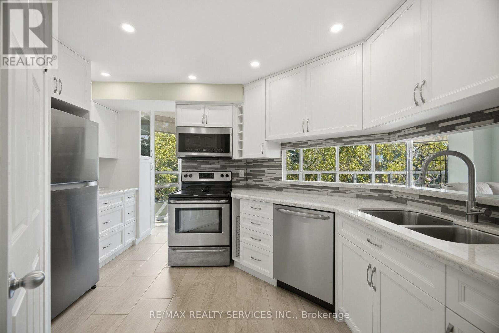 404 - 330 Mill Street S, Brampton, Ontario L6Y 3V3 - Photo 7 - W13833702