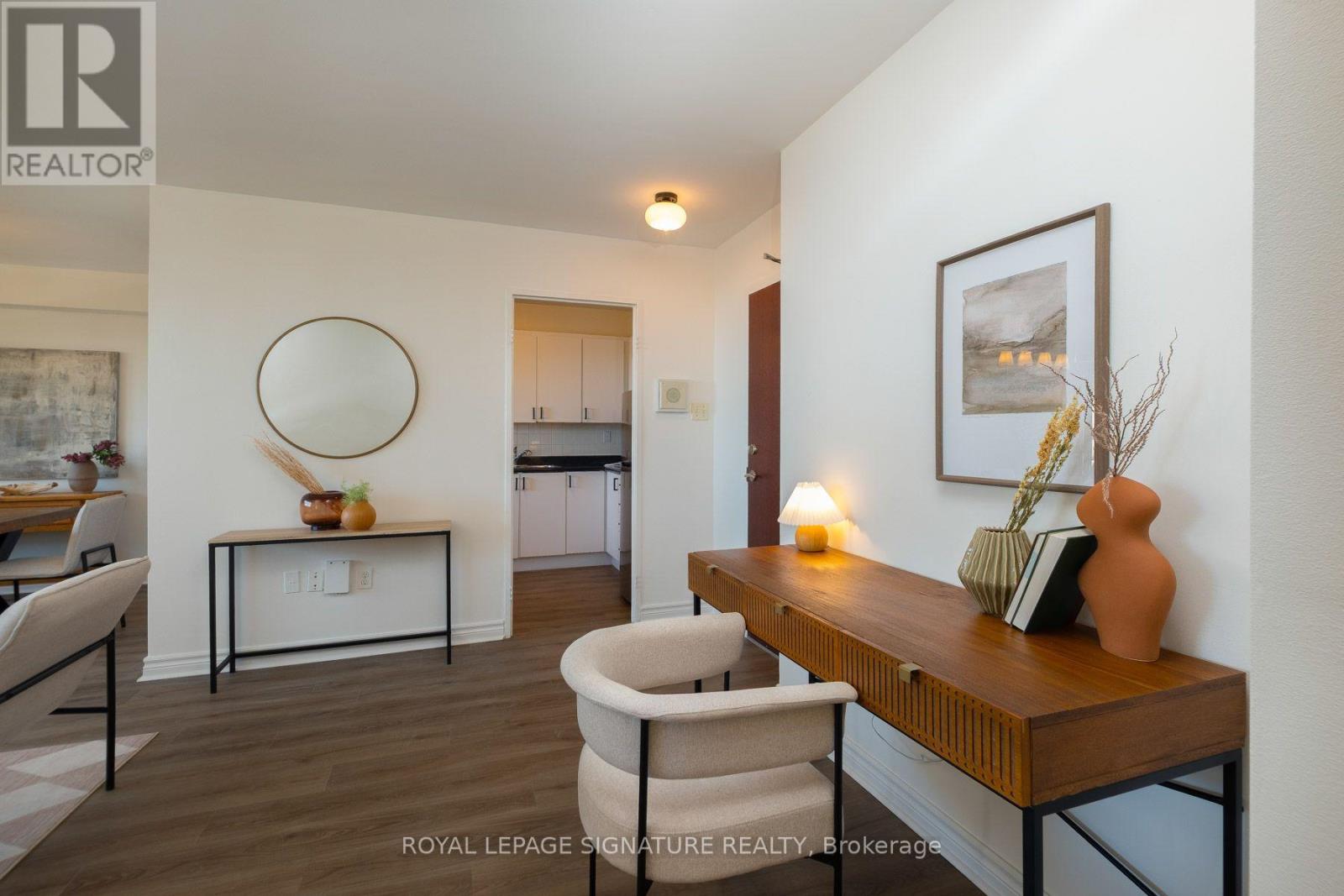 1607 - 360 Ridelle Avenue, Toronto, Ontario  M6B 1K1 - Photo 10 - W13833744