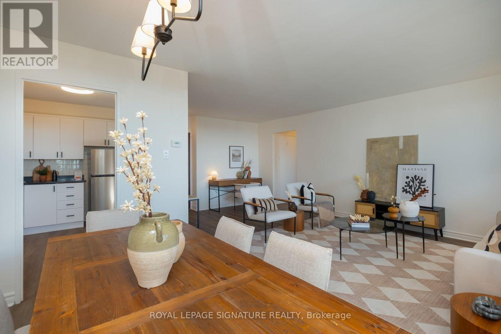 1607 - 360 Ridelle Avenue, Toronto, Ontario  M6B 1K1 - Photo 4 - W13833744