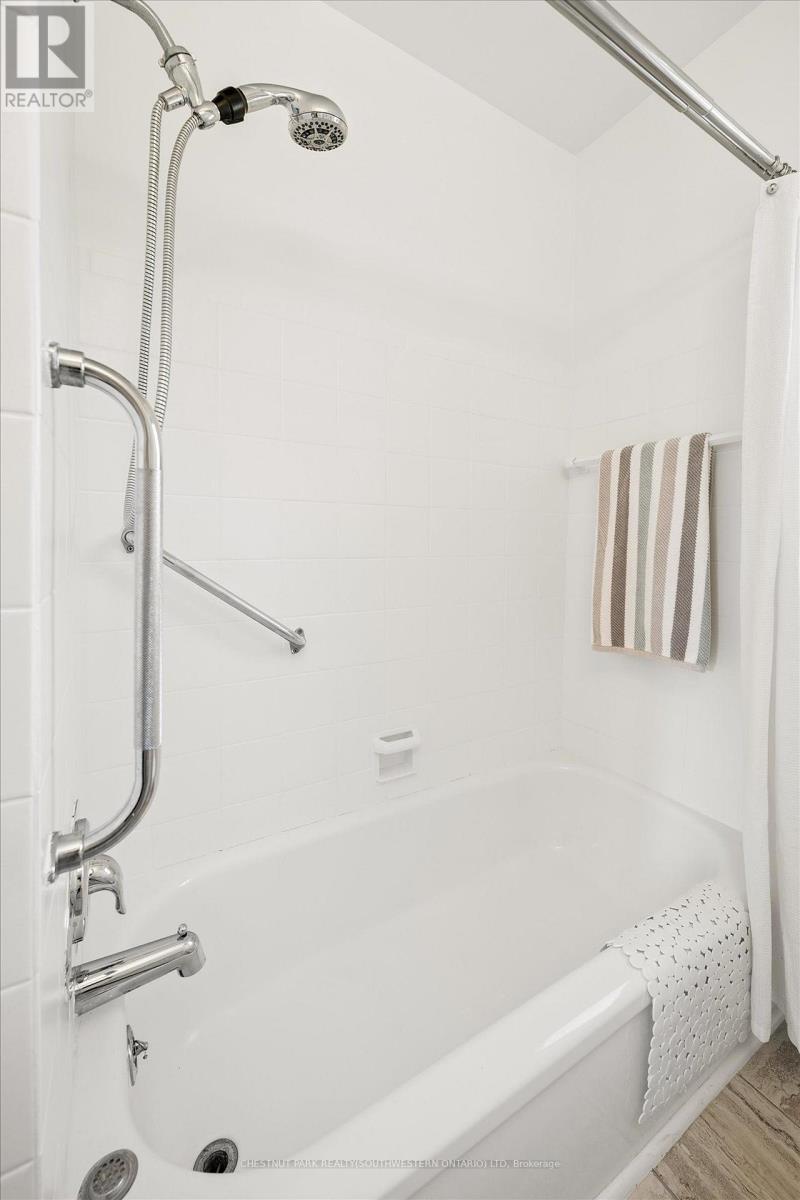 56 Suffolk Avenue, Kitchener, Ontario  N2B 1H5 - Photo 21 - X13833728
