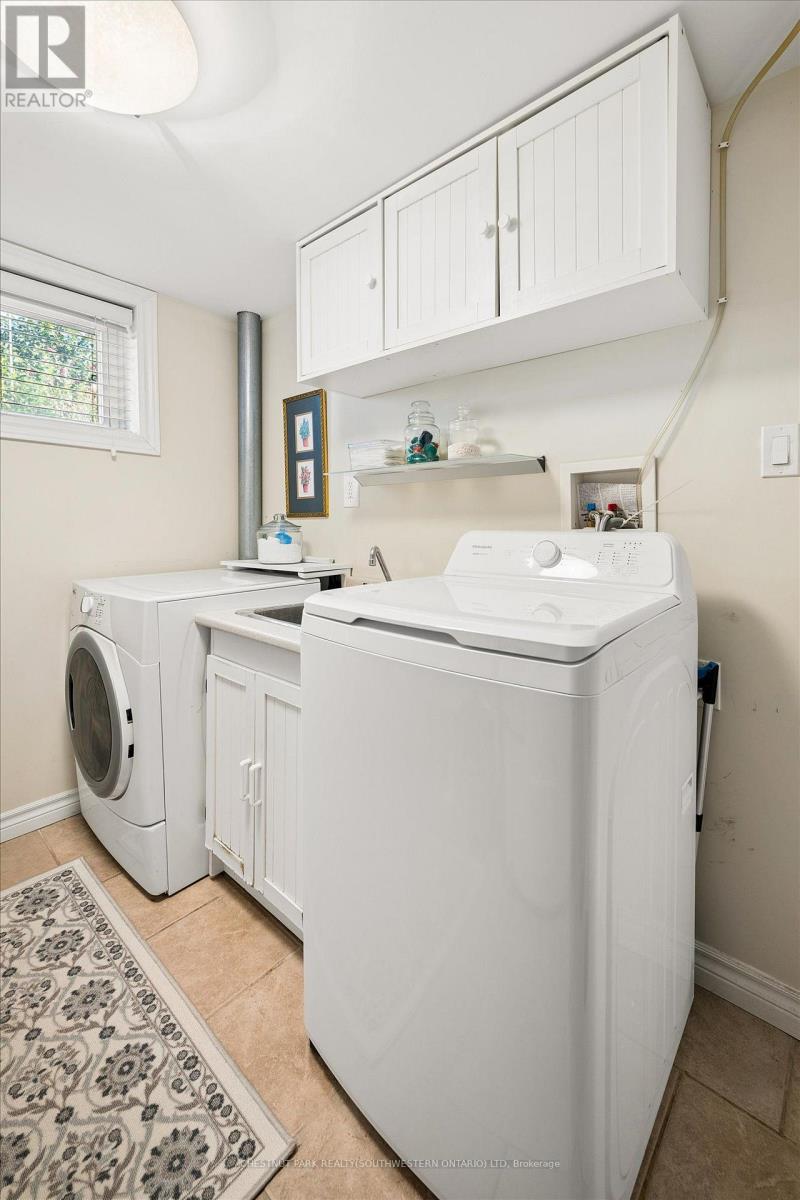 56 Suffolk Avenue, Kitchener, Ontario  N2B 1H5 - Photo 38 - X13833728