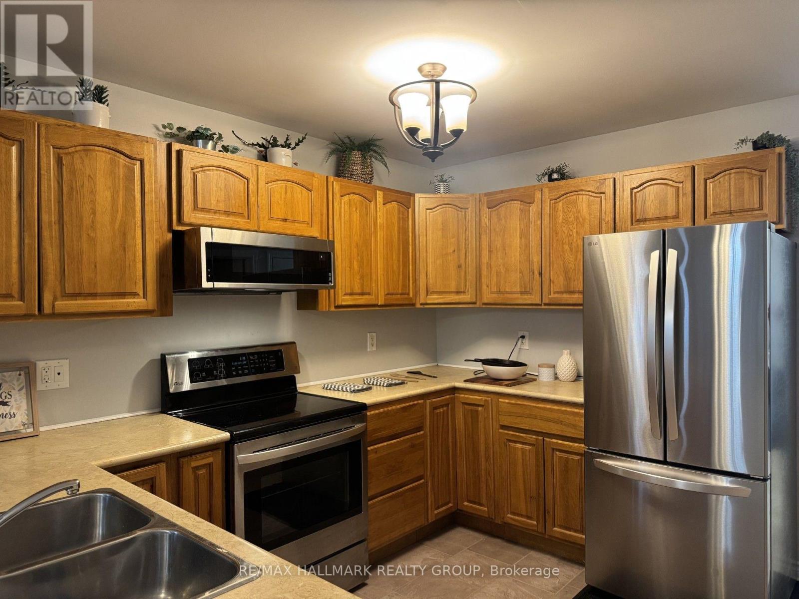 21 - 21 Perthmore Street, Perth, Ontario  K7H 3P1 - Photo 8 - X13749204