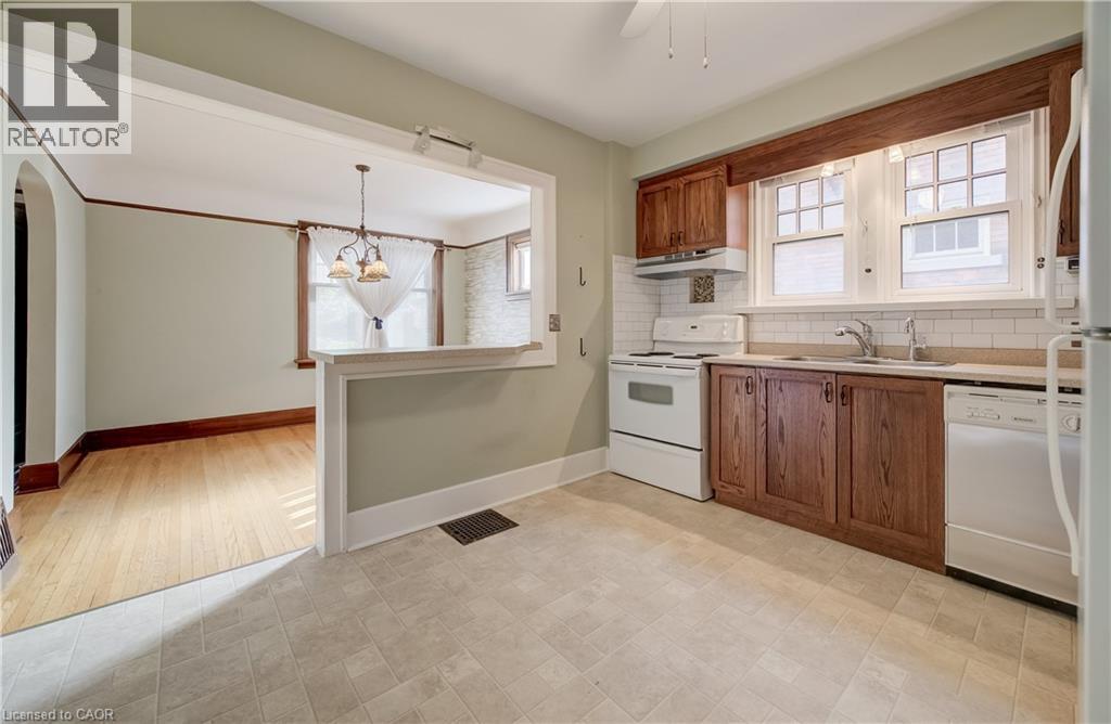 7 Locust Street, Kitchener, Ontario  N2H 1W6 - Photo 15 - 40855489