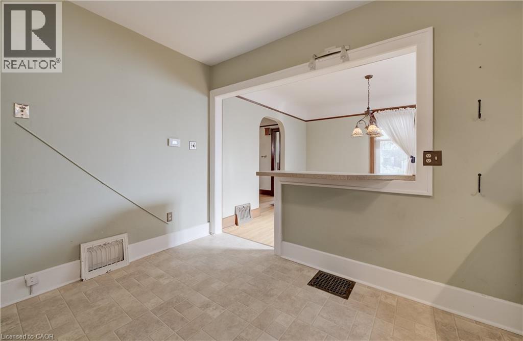 7 Locust Street, Kitchener, Ontario  N2H 1W6 - Photo 16 - 40855489