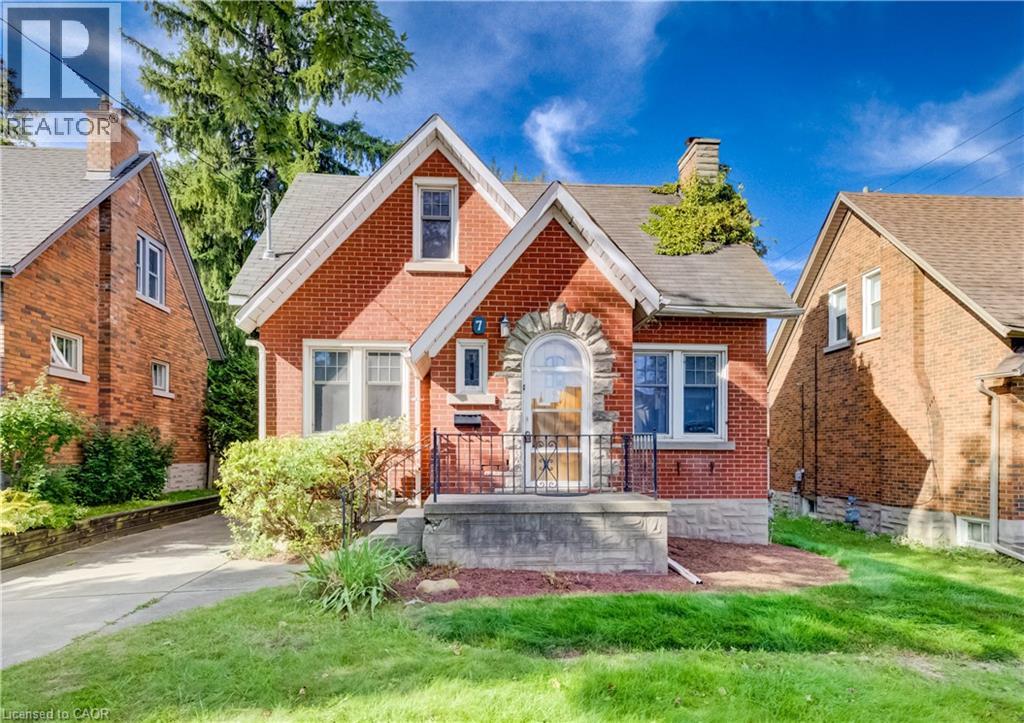 7 Locust Street, Kitchener, Ontario  N2H 1W6 - Photo 2 - 40855489