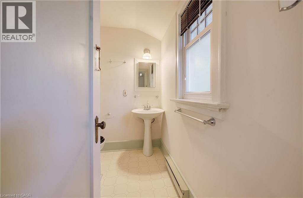 7 Locust Street, Kitchener, Ontario  N2H 1W6 - Photo 22 - 40855489