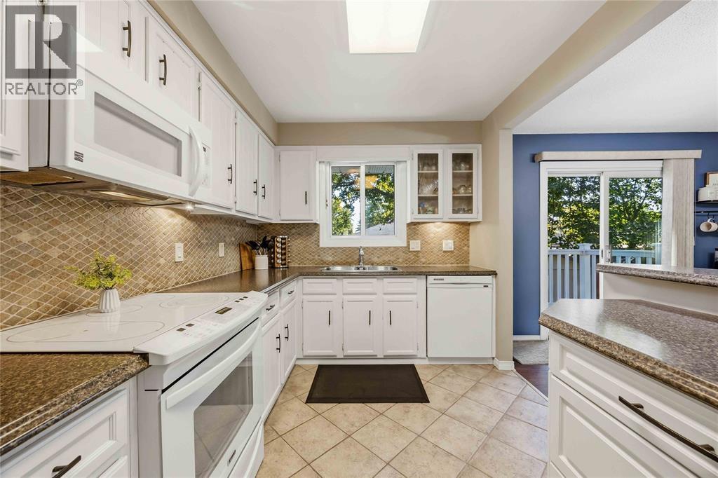 1205 Birkdale CRESCENT Sarnia Ontario Canada N7S5H2 4