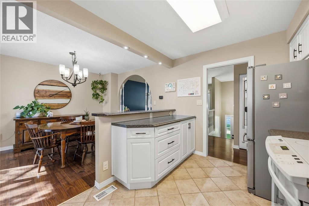 1205 Birkdale CRESCENT Sarnia Ontario Canada N7S5H2 5
