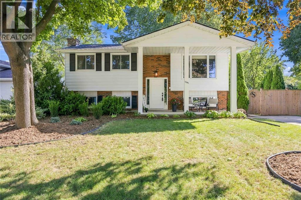 1205 Birkdale CRESCENT Sarnia Ontario Canada N7S5H2 2